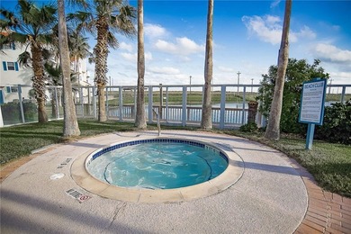 Charming and super clean 1-bedroom, 3rd-floor condo at Beach - photo 38