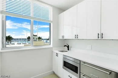 It's truly paradise at the luxurious Oasis Tower One, located - photo 38