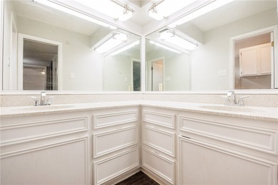 SPACIOUS 2,700+ SQFT HOME ON OVERSIZED LOT WITH LARGE DRIVEWAY - photo 13