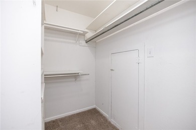 SPACIOUS 2,700+ SQFT HOME ON OVERSIZED LOT WITH LARGE DRIVEWAY - photo 18