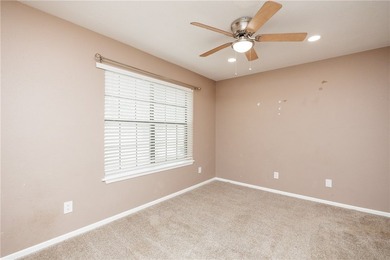 SPACIOUS 2,700+ SQFT HOME ON OVERSIZED LOT WITH LARGE DRIVEWAY - photo 29