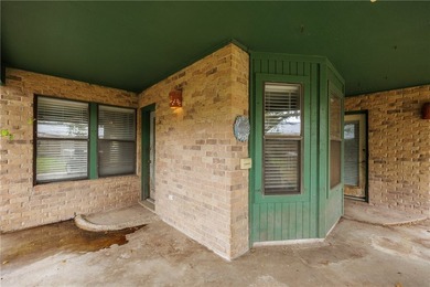 SPACIOUS 2,700+ SQFT HOME ON OVERSIZED LOT WITH LARGE DRIVEWAY - photo 34
