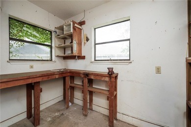 SPACIOUS 2,700+ SQFT HOME ON OVERSIZED LOT WITH LARGE DRIVEWAY - photo 39