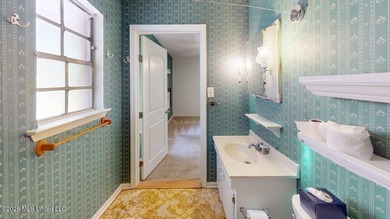 NEW TO THE MARKET! This fantastic home in coveted Pecan Park - photo 15