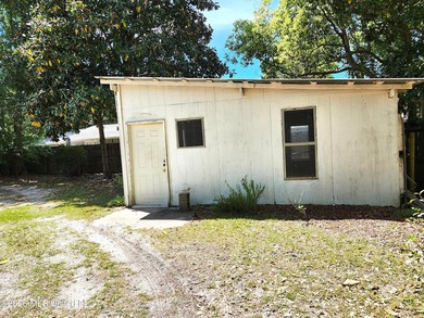 NEW TO THE MARKET! This fantastic home in coveted Pecan Park - photo 21