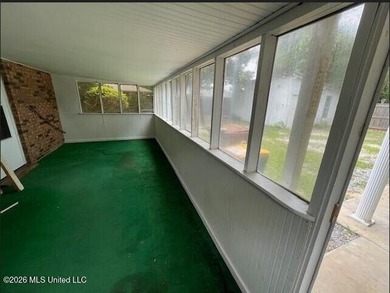 NEW TO THE MARKET! This fantastic home in coveted Pecan Park - photo 24