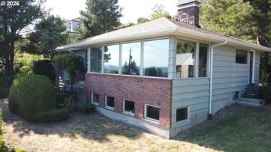 Live on top of the world in Camas, Washington. This rare, nearly - photo 4