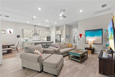 Exceptional quality and designer finishes define this stunning - photo 13