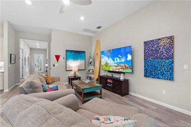 Exceptional quality and designer finishes define this stunning - photo 14