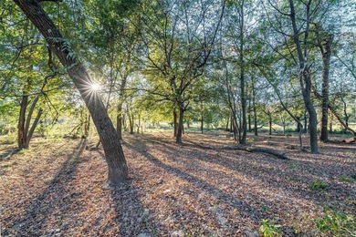 Lake Fork Acreage For Sale in Yantis Texas
