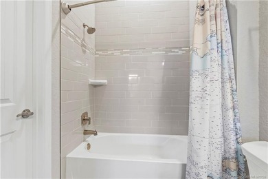Exceptional quality and designer finishes define this stunning - photo 32