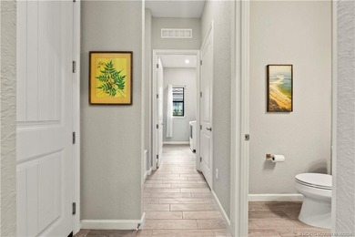 Exceptional quality and designer finishes define this stunning - photo 33