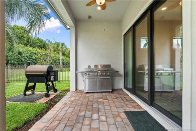 Exceptional quality and designer finishes define this stunning - photo 39