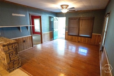 Investor Special in Garden City! This 2-bedroom, 1-bath home - photo 7