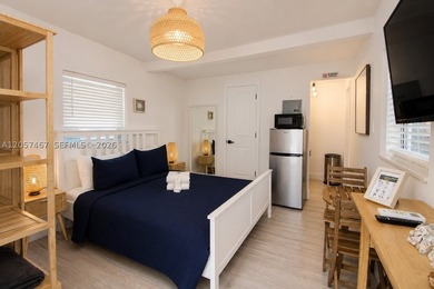 A rare opportunity to acquire a fully renovated 10-unit - photo 4