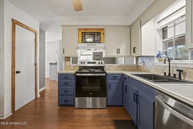 Come Check out this wonderful home in the secluded neighborhood - photo 11