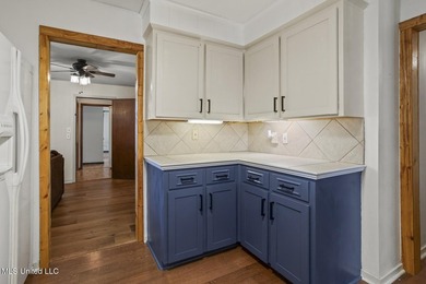 Come Check out this wonderful home in the secluded neighborhood - photo 12