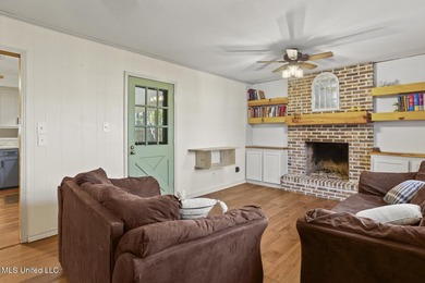 Come Check out this wonderful home in the secluded neighborhood - photo 15