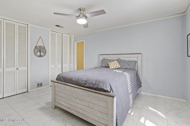 Come Check out this wonderful home in the secluded neighborhood - photo 16