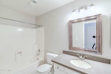 WOW - Fully move-in ready and upgraded. New carpet and paint - photo 21