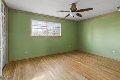 Come Check out this wonderful home in the secluded neighborhood - photo 23
