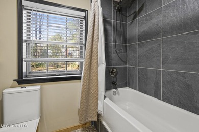 Come Check out this wonderful home in the secluded neighborhood - photo 30