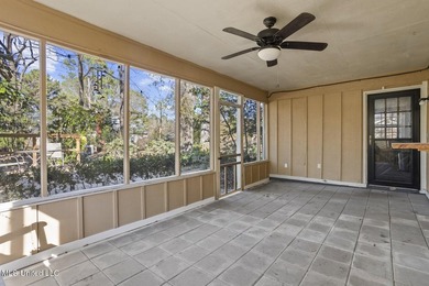 Come Check out this wonderful home in the secluded neighborhood - photo 31