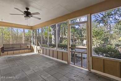 Come Check out this wonderful home in the secluded neighborhood - photo 32