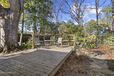 Come Check out this wonderful home in the secluded neighborhood - photo 35