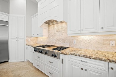 Stunning deep-water point-lot estate in exclusive Harbor Village - photo 15