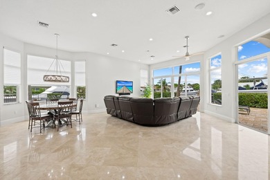Stunning deep-water point-lot estate in exclusive Harbor Village - photo 17
