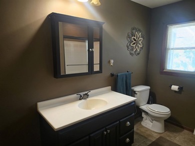 LOCATION, LOCATION! This spacious ranch-style home offers 4 - photo 18
