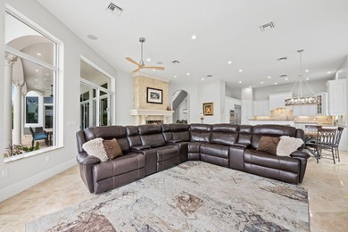 Stunning deep-water point-lot estate in exclusive Harbor Village - photo 19