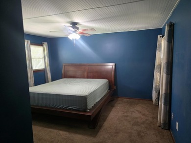 LOCATION, LOCATION! This spacious ranch-style home offers 4 - photo 20