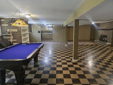 LOCATION, LOCATION! This spacious ranch-style home offers 4 - photo 26