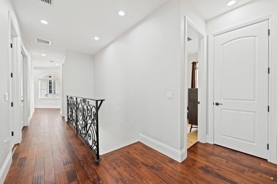 Stunning deep-water point-lot estate in exclusive Harbor Village - photo 29