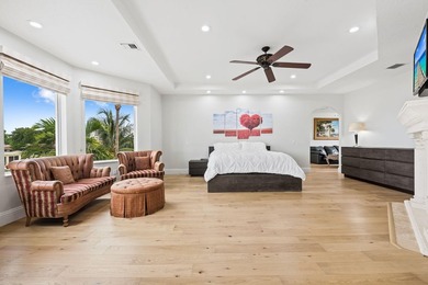 Stunning deep-water point-lot estate in exclusive Harbor Village - photo 31