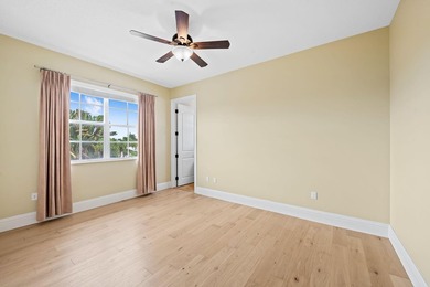 Stunning deep-water point-lot estate in exclusive Harbor Village - photo 40