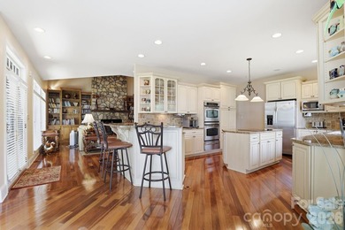 Extraordinary lakefront properties begin with extraordinary - photo 11