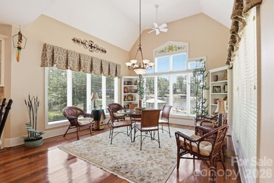 Extraordinary lakefront properties begin with extraordinary - photo 13