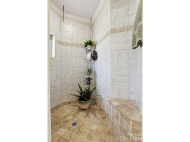 Extraordinary lakefront properties begin with extraordinary - photo 18