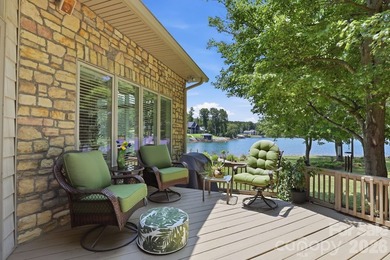 Extraordinary lakefront properties begin with extraordinary - photo 30