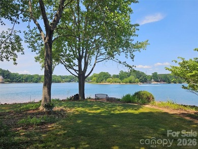 Extraordinary lakefront properties begin with extraordinary - photo 31