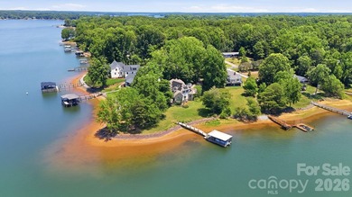 Extraordinary lakefront properties begin with extraordinary - photo 33