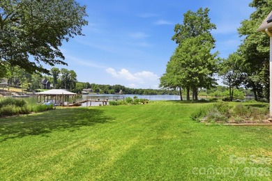 Extraordinary lakefront properties begin with extraordinary - photo 38