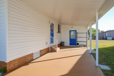 Adorable, open and bright, 2/2 Doll House giant carport, large - photo 3