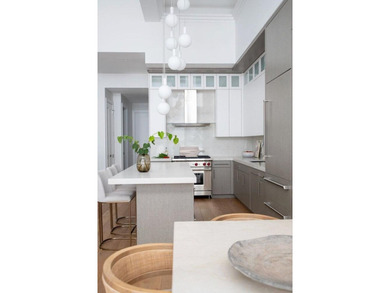 Welcome to Residence 3B at Diamond Haus, a striking boutique - photo 5