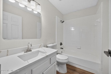 This well-maintained 3-bedroom, 2-bathroom home in Jacksonville - photo 11