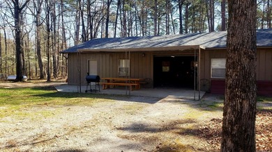 Hunters Paradise!! Beautiful 3 bedroom, 2 full bath home sitting - photo 22
