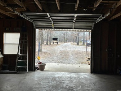 Hunters Paradise!! Beautiful 3 bedroom, 2 full bath home sitting - photo 23